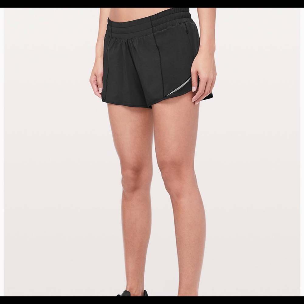 Lululemon Hotty Hot II shorts 4”